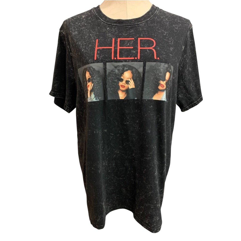 Large H.E.R. Black Bleached Concert Tshirt Short Sleeve Womens